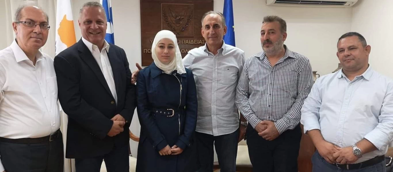 Διευθυντής Λυκείου στη Λευκωσία έδιωξε μουσουλμάνα μαθήτρια που φορούσε μαντήλα